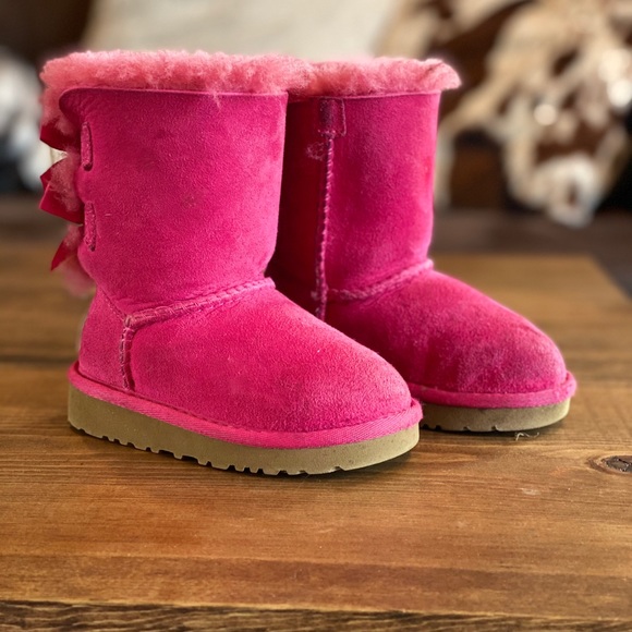 Toddler Bailey Bow Ugg size 6 - Picture 4 of 4